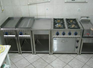 Gas grills, charcoal and electric grills